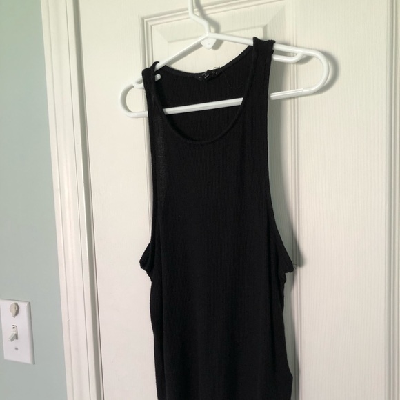 Black cropped tank top - Picture 2 of 4